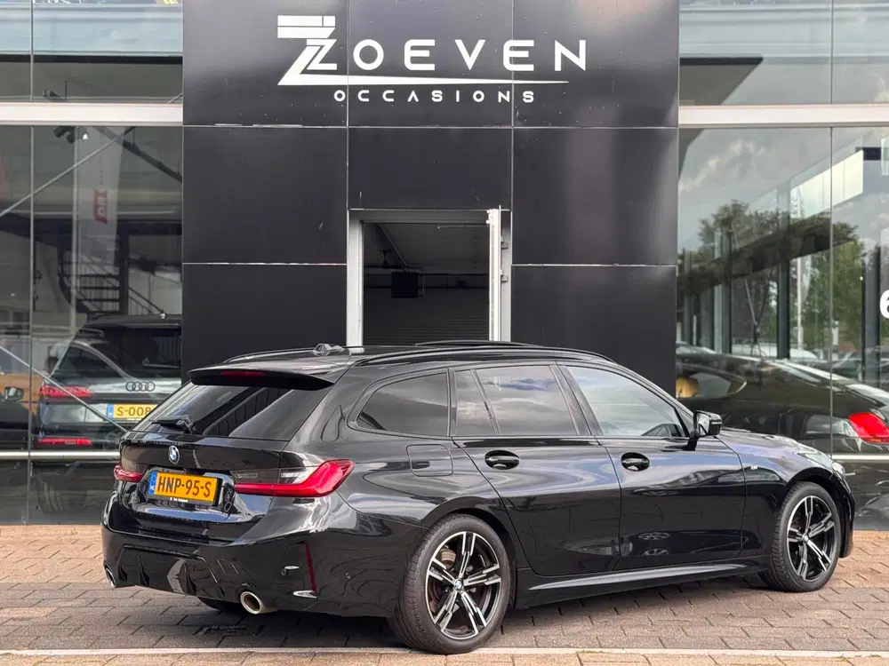 BMW 3-serie 320i uit 2023, foto 4