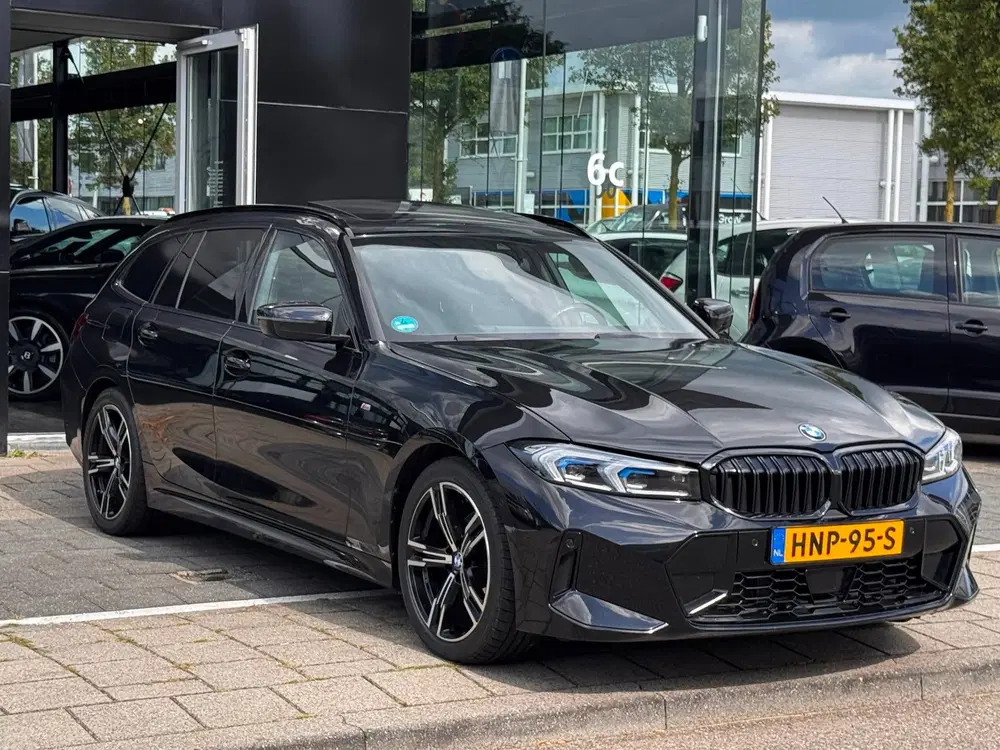 BMW 3-serie 320i uit 2023, foto 9