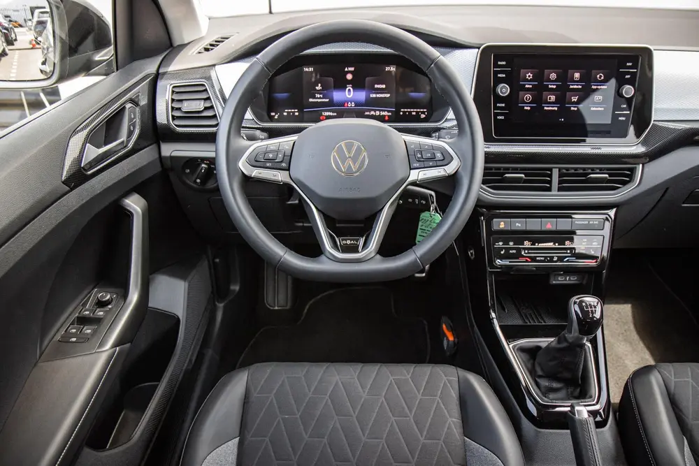 Volkswagen T-Cross 1.0 TSI 95pk Life Edition | Voorstoelen V uit 2025, foto 17