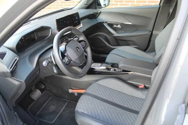Peugeot 2008 1.2 Puretech 130pk Allure uit 2024, foto 8
