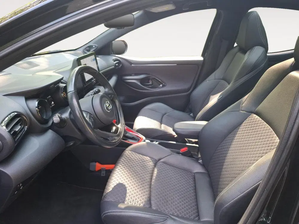 Toyota Yaris 1.5 Hybrid Executive uit 2022, foto 15
