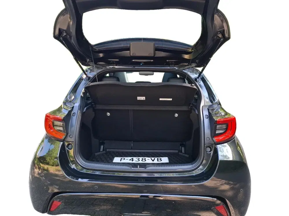 Toyota Yaris 1.5 Hybrid Executive uit 2022, foto 9
