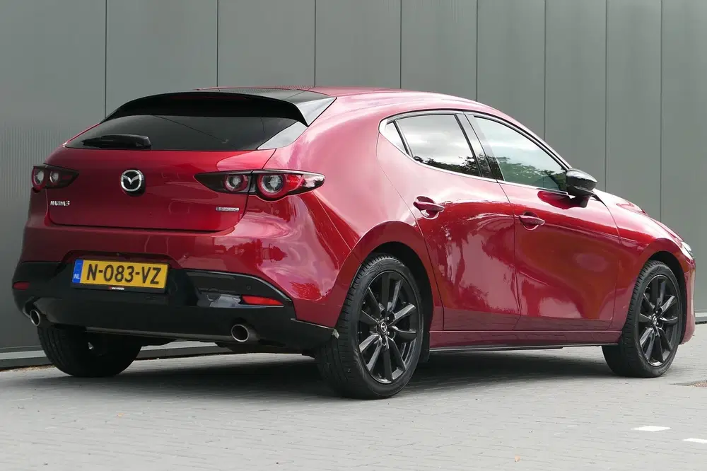 Mazda 3 2.0 e-SkyActiv-G M Hybrid 150 Sportive NAP uit 2022, foto 2