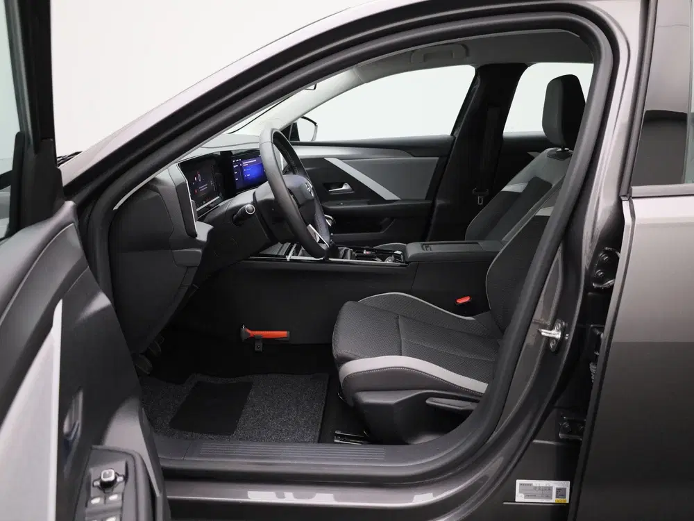 Opel Astra 1.2 Turbo uit 2023, foto 9