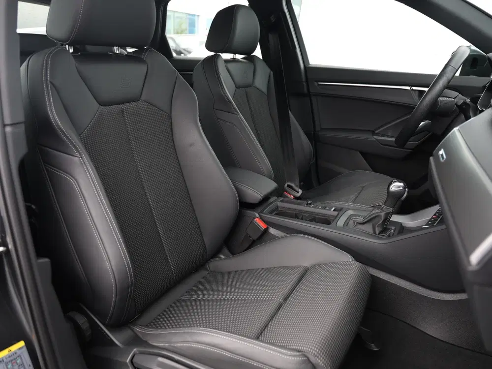 Audi Q3 45 TFSI e S edition 245pk uit 2024, foto 5