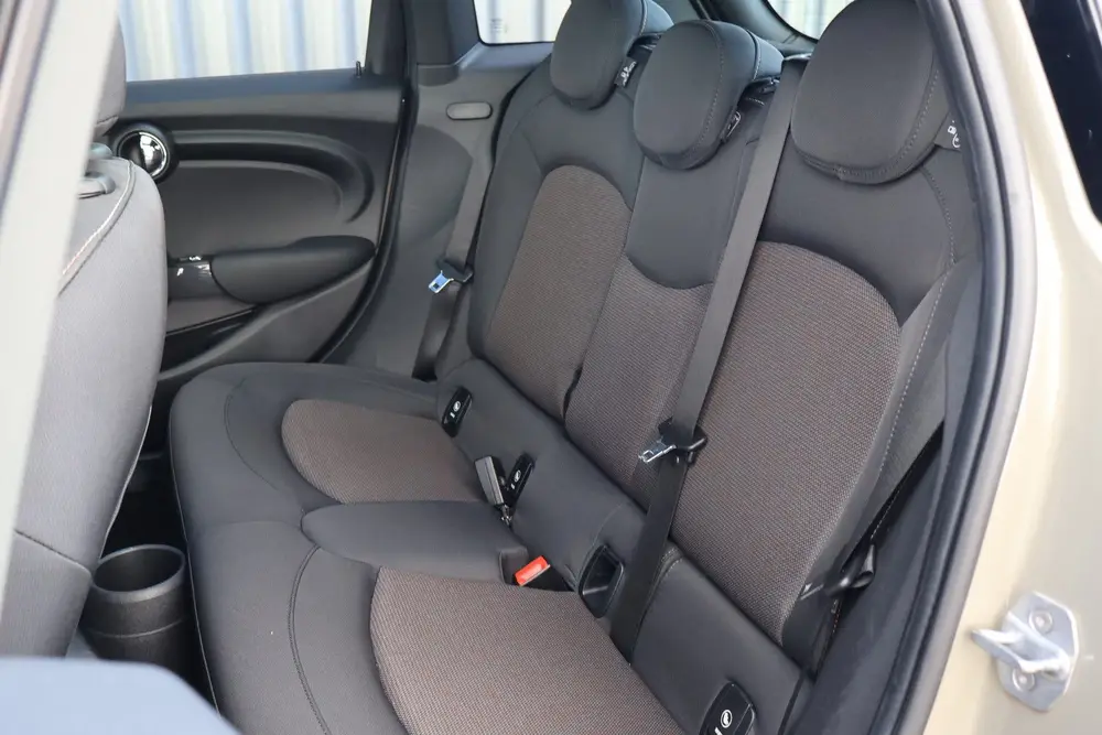 Mini Hatchback Cooper Salt / Panoramadak / Comfort Access / uit 2019, foto 6
