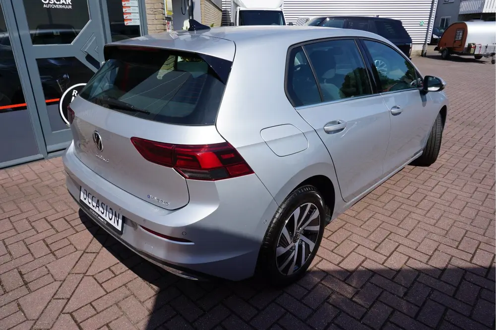 Volkswagen Golf 1.4I eHybrid Style Automaat (bj 2022) uit 2022, foto 2