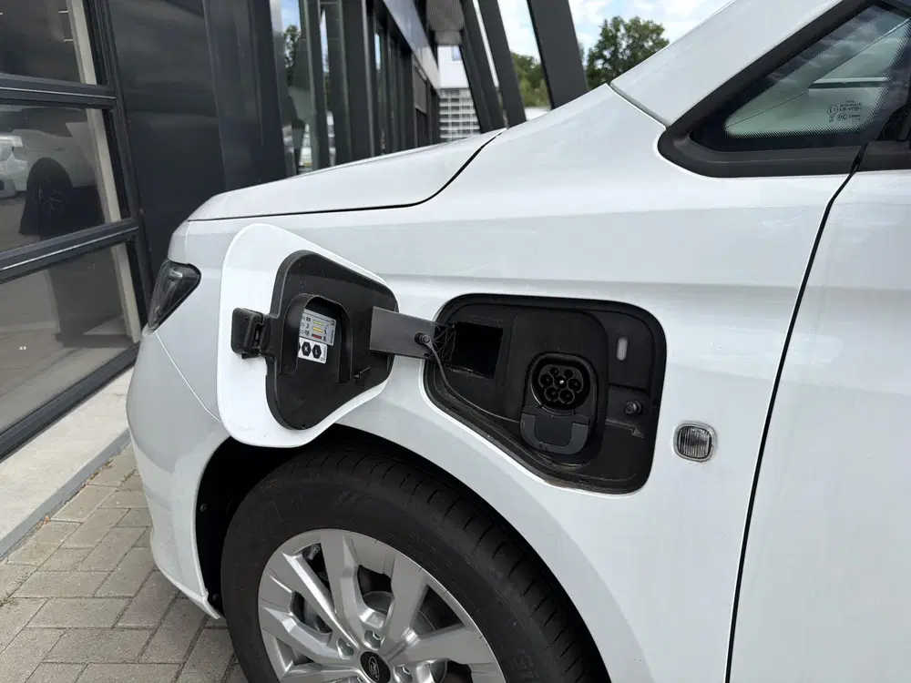 Ford Transit 1.5 EcoBoost PHEV L1 Limited uit 2026, foto 7