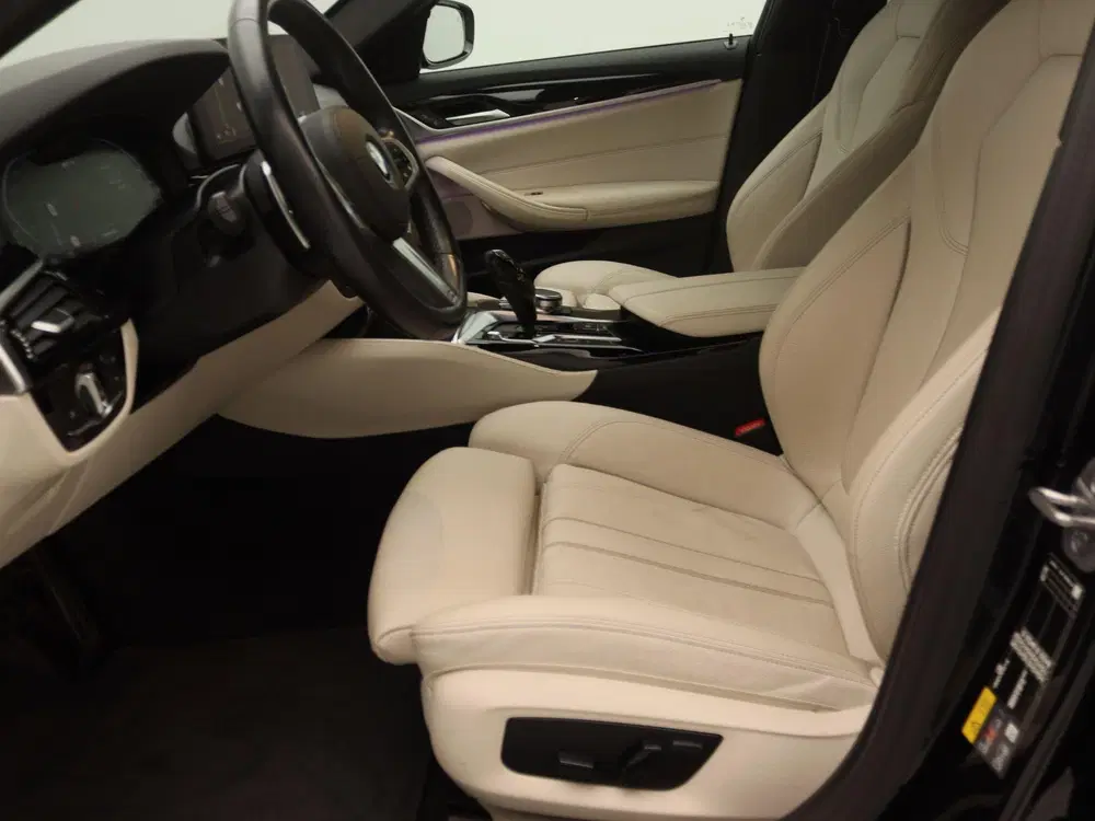 BMW 5-serie 530e Business Edition Plus uit 2023, foto 13