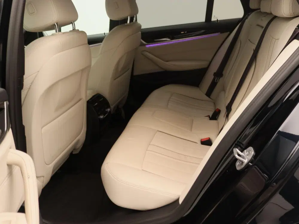 BMW 5-serie 530e Business Edition Plus uit 2023, foto 14