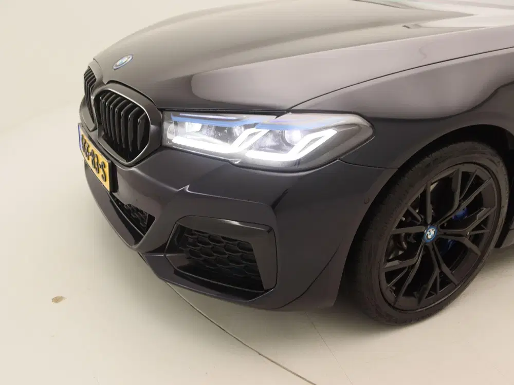 BMW 5-serie 530e Business Edition Plus uit 2023, foto 17