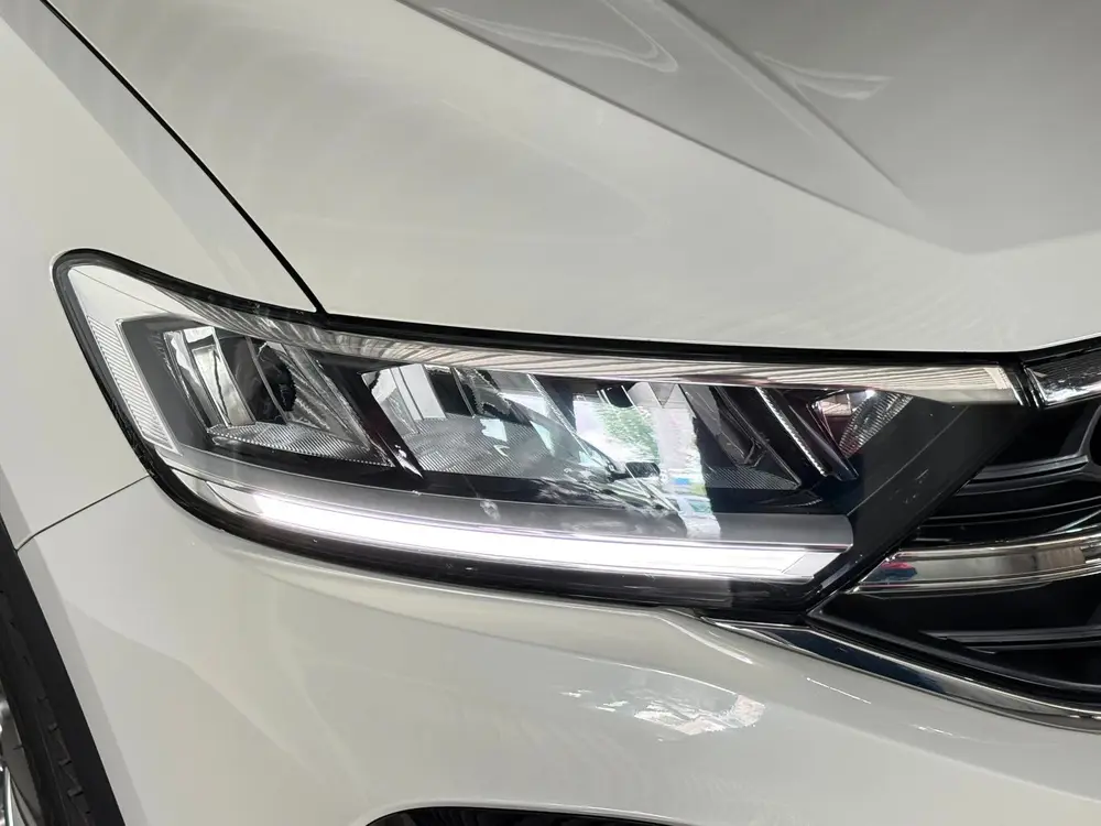 Volkswagen T-Roc 2.0 TDI 4Motion R-Line uit 2022, foto 10