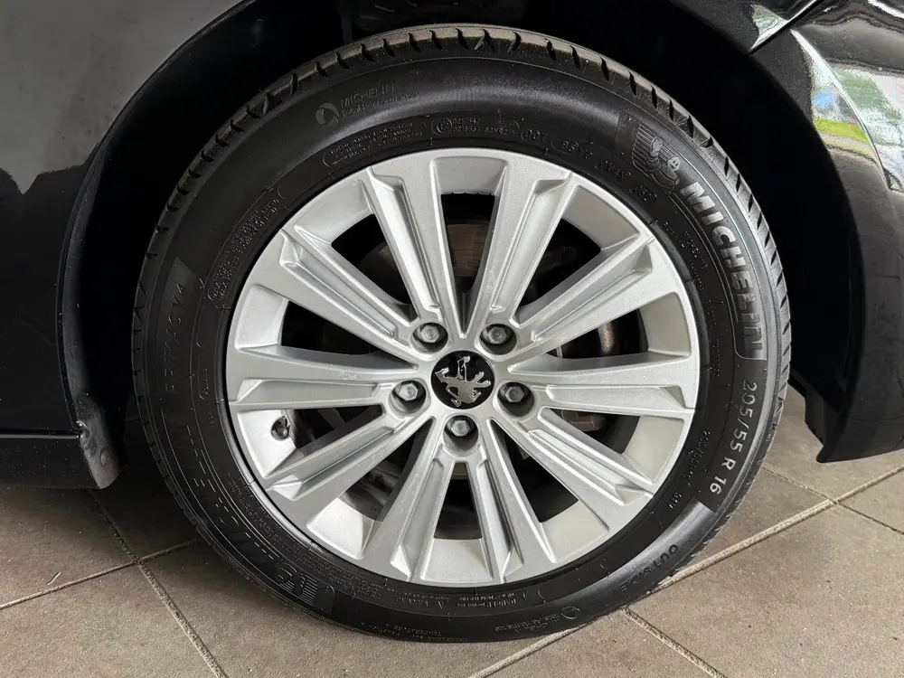 Peugeot 308 1.2 PureTech Allure Navi/Carplay/Pano uit 2019, foto 13