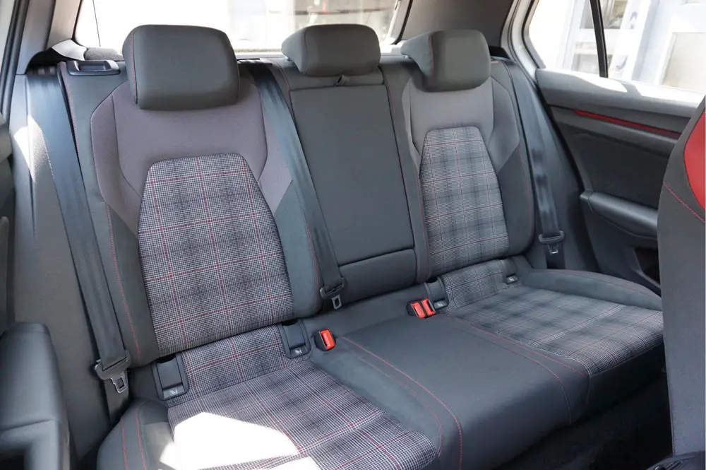 Volkswagen Golf 2.0 TSI GTI Automaat (bj 2024) uit 2024, foto 18