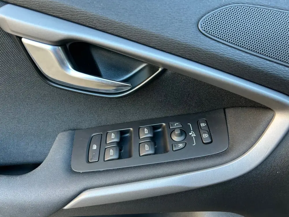 Volvo V40 2.0 T2 Navi/Airco uit 2019, foto 10