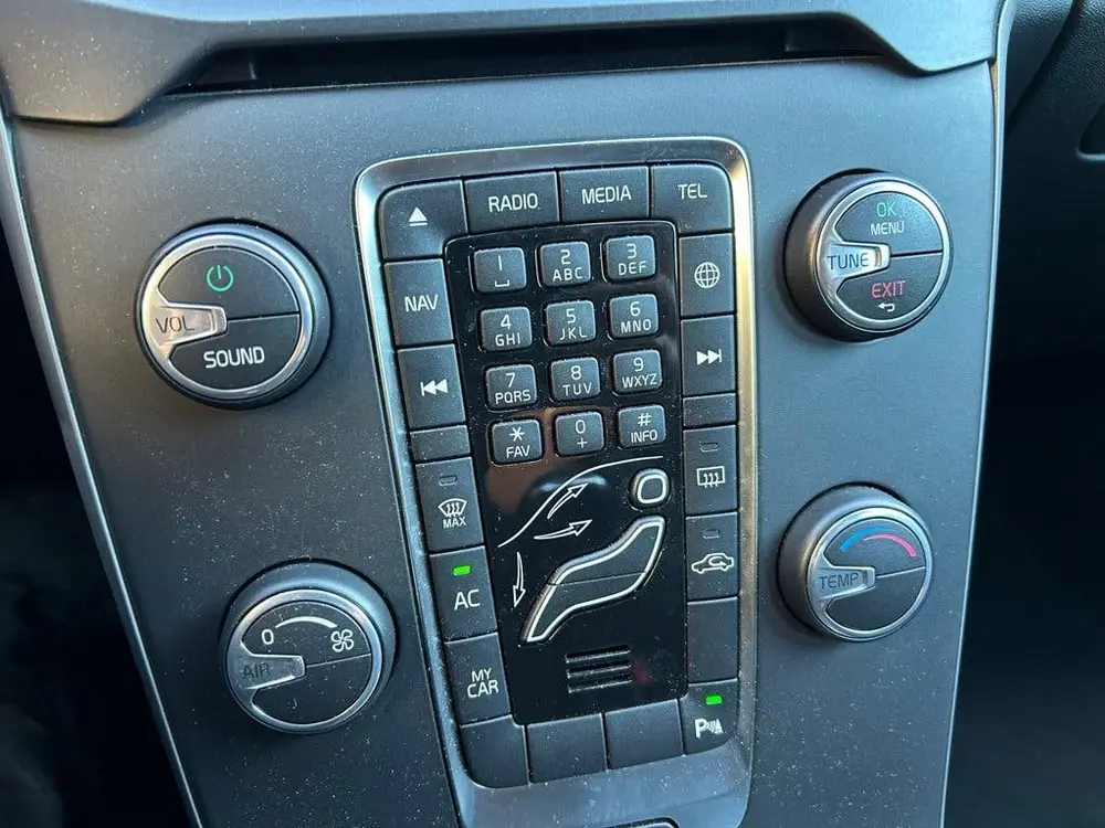 Volvo V40 2.0 T2 Navi/Airco uit 2019, foto 12