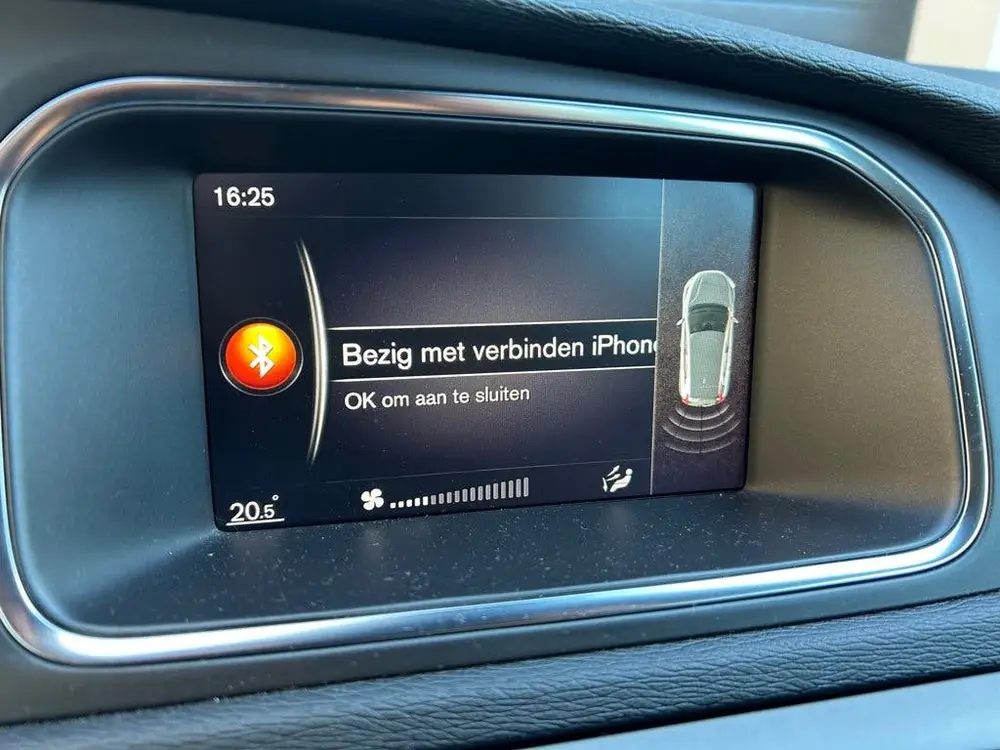 Volvo V40 2.0 T2 Navi/Airco uit 2019, foto 13