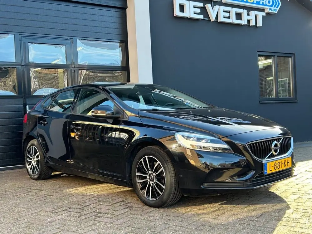 Volvo V40 2.0 T2 Navi/Airco uit 2019, foto 2