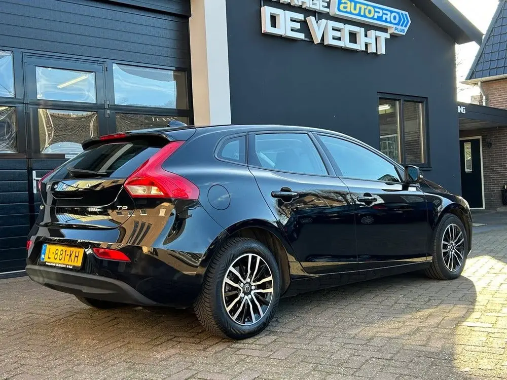 Volvo V40 2.0 T2 Navi/Airco uit 2019, foto 3