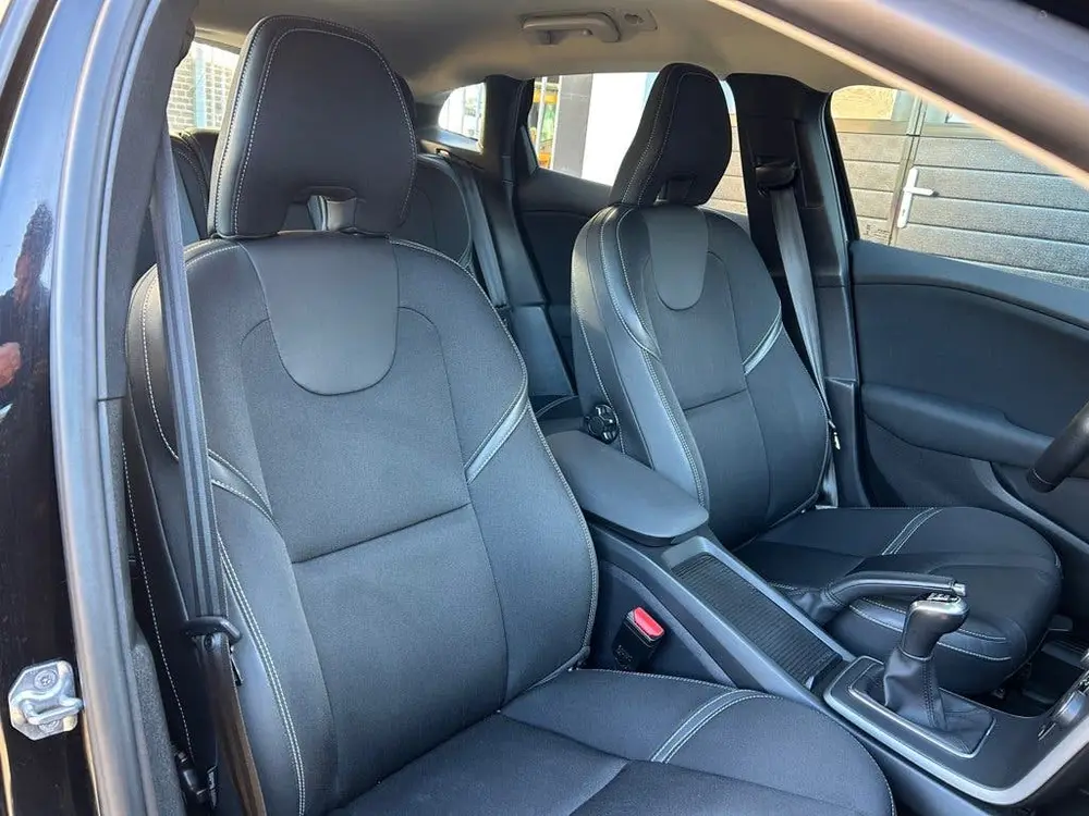 Volvo V40 2.0 T2 Navi/Airco uit 2019, foto 6