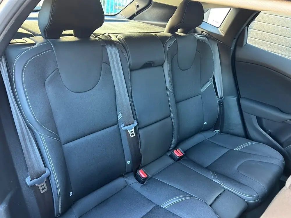 Volvo V40 2.0 T2 Navi/Airco uit 2019, foto 7