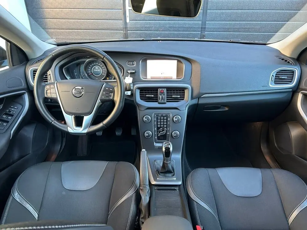 Volvo V40 2.0 T2 Navi/Airco uit 2019, foto 9