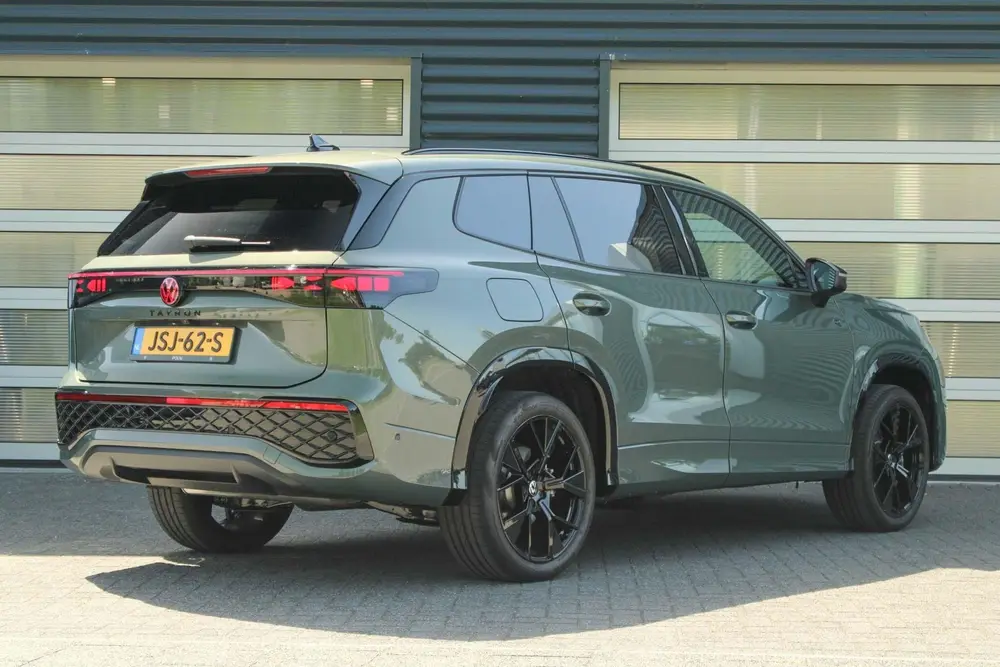 Volkswagen Tayron 1.5 eHybrid 204pk R-Line Edition | Panoram uit 2025, foto 2