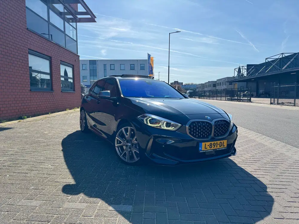 BMW 1-serie M135i xDrive High Executive uit 2020, foto 14