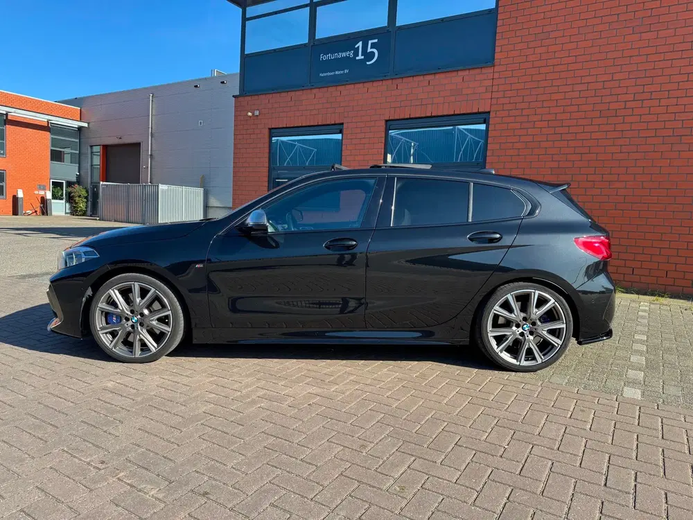 BMW 1-serie M135i xDrive High Executive uit 2020, foto 2
