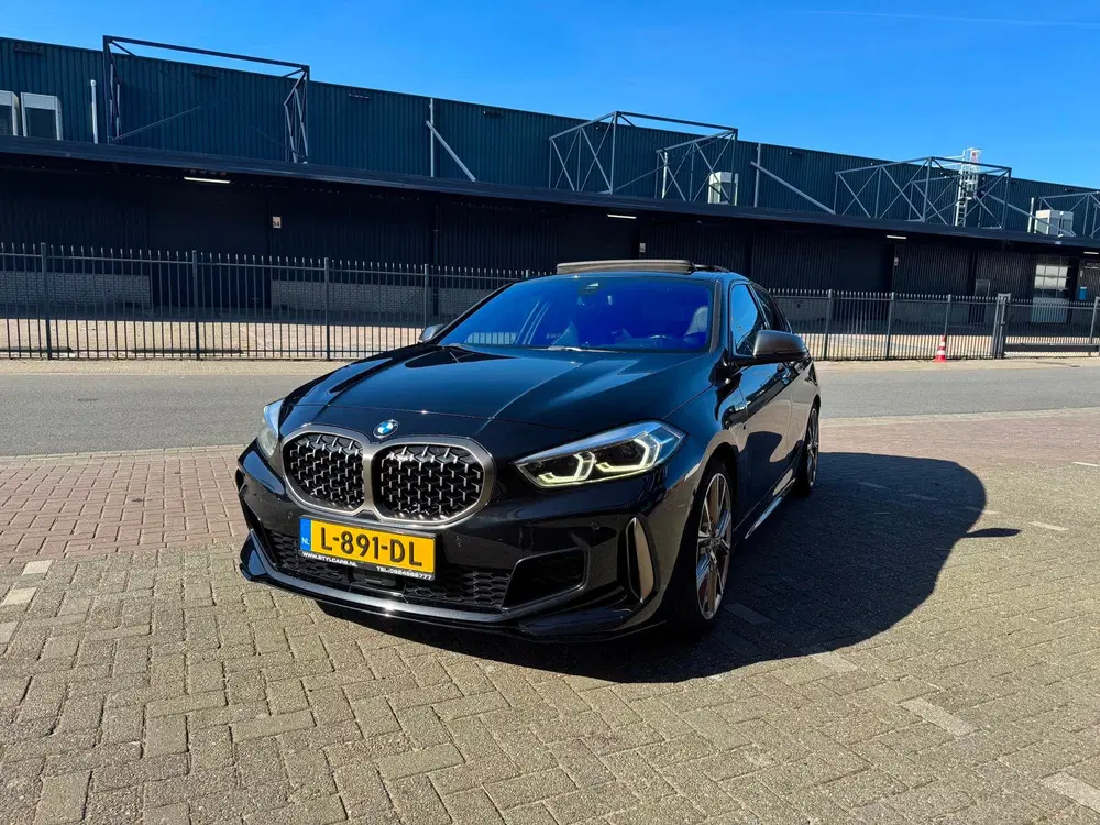 BMW 1-serie M135i xDrive High Executive uit 2020, foto 3