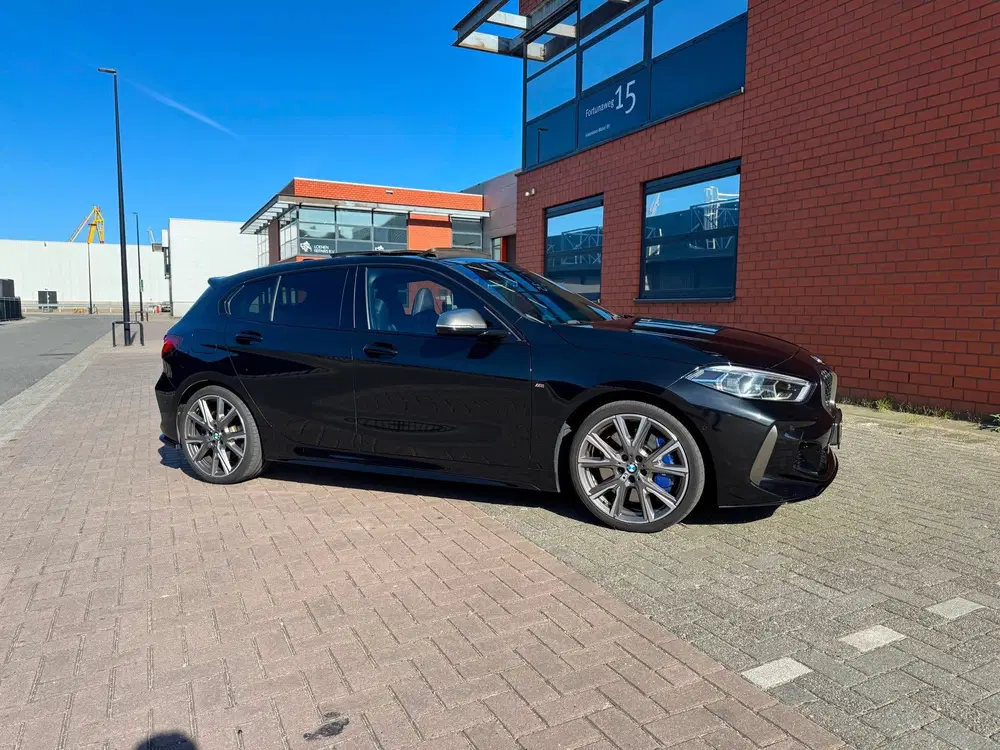 BMW 1-serie M135i xDrive High Executive uit 2020, foto 6