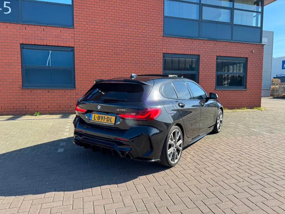 BMW 1-serie M135i xDrive High Executive uit 2020, foto 9