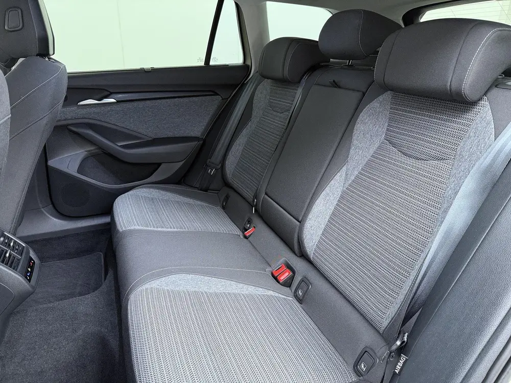 Skoda Superb 1.5 TSI MHEV First Edition uit 2025, foto 10