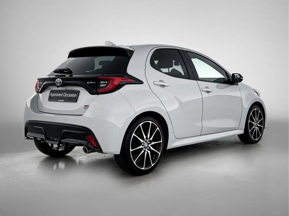 Toyota Yaris 1.5 Hybrid 130 GR SPORT uit 2024, foto 2