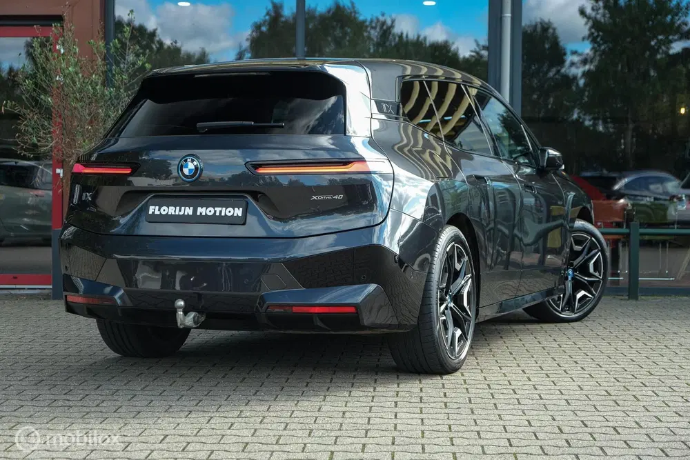 BMW iX xDrive40 High Executive 77 kWh uit 2022, foto 15
