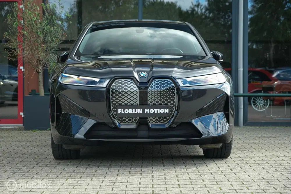 BMW iX xDrive40 High Executive 77 kWh uit 2022, foto 7