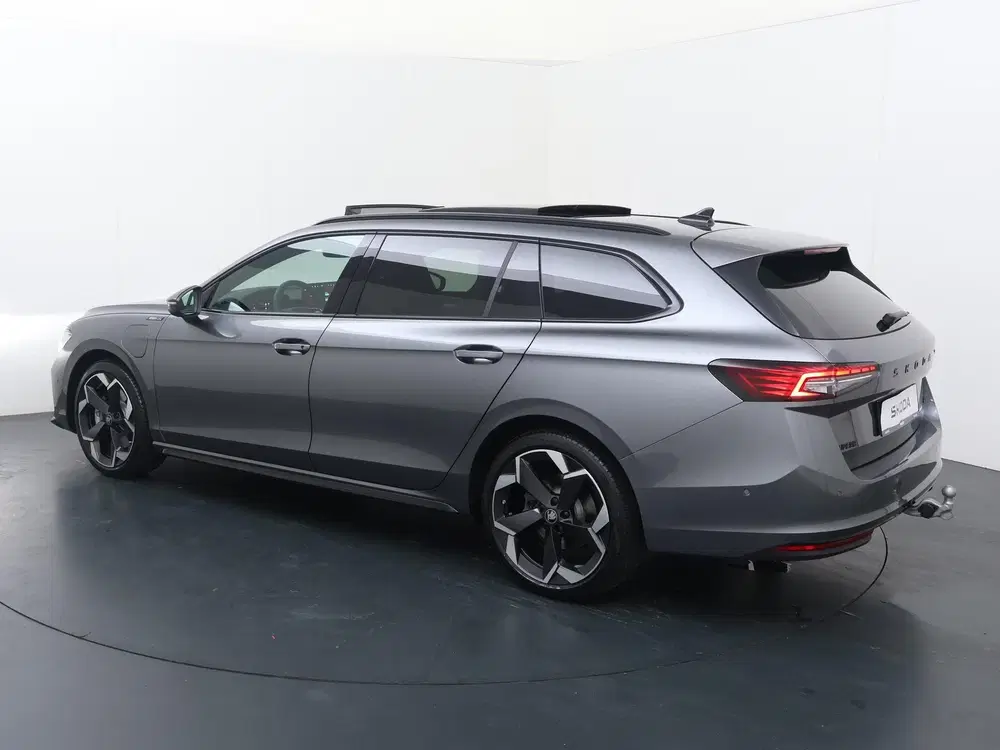 Skoda Superb 1.5 TSI PHEV Sportline Business uit 2025, foto 5