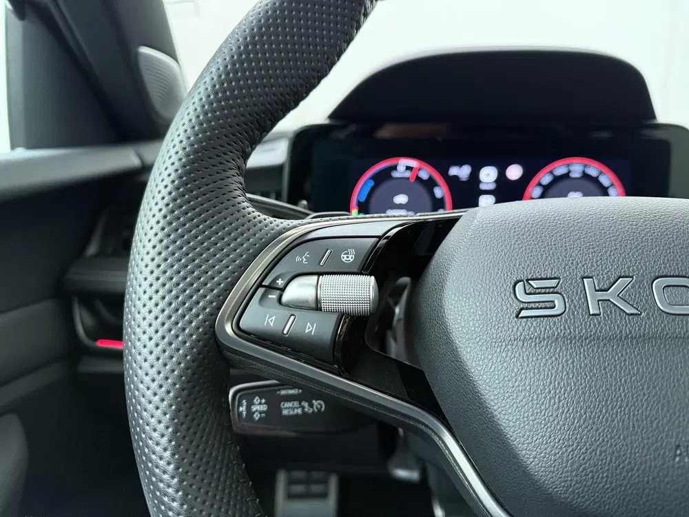 Skoda Superb 1.5 TSI PHEV Sportline Business uit 2025, foto 9