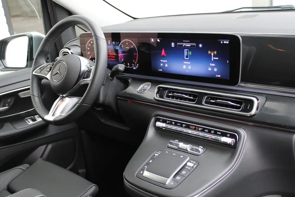 Mercedes-Benz V-Klasse 250d uit 2024, foto 3