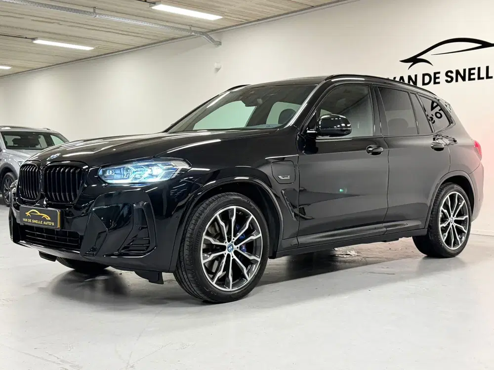 BMW X3 XDrive30e M-PAKKET uit 2022, foto 2