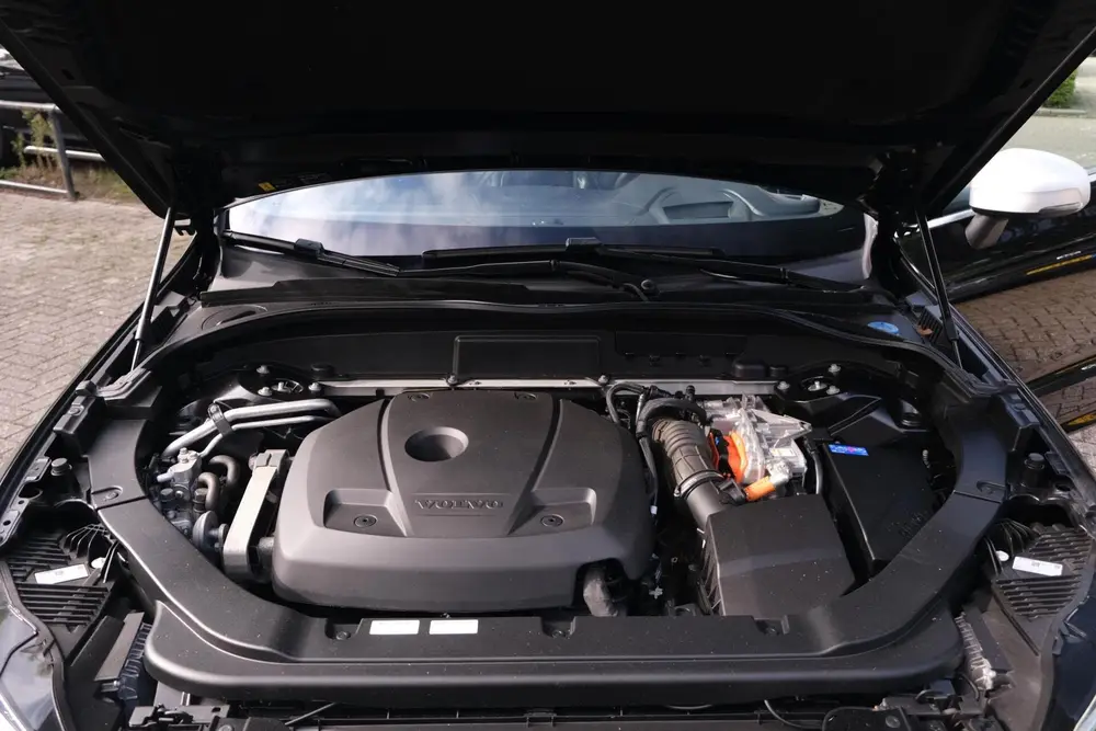 Volvo XC60 2.0 T8 Twin Engine AWD R-Design|Rijklaar!|Luchtve uit 2019, foto 18