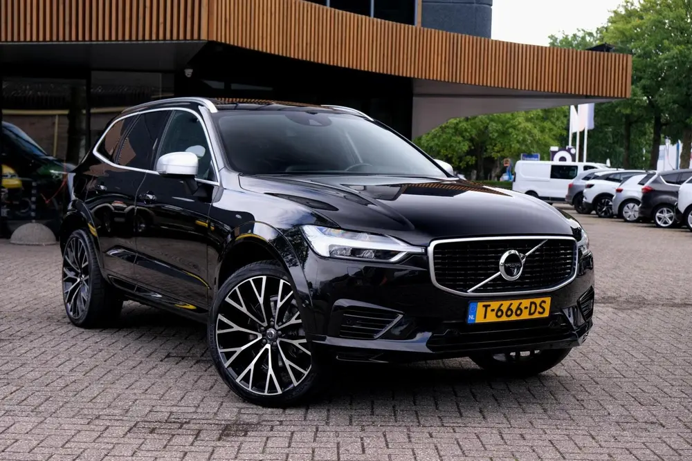 Volvo XC60 2.0 T8 Twin Engine AWD R-Design|Rijklaar!|Luchtve uit 2019, foto 2