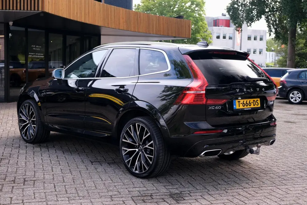 Volvo XC60 2.0 T8 Twin Engine AWD R-Design|Rijklaar!|Luchtve uit 2019, foto 5