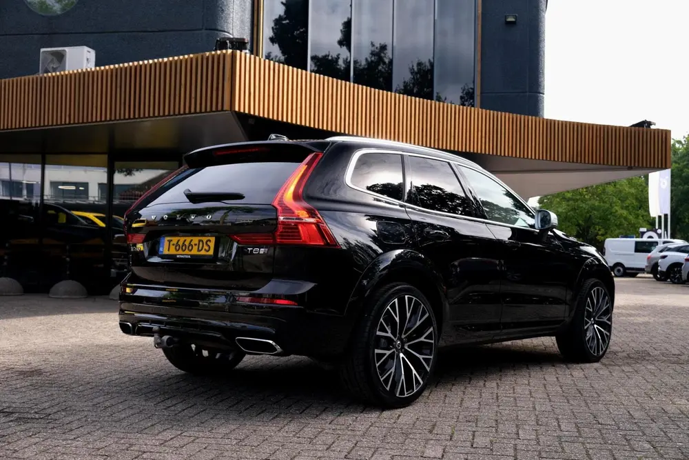 Volvo XC60 2.0 T8 Twin Engine AWD R-Design|Rijklaar!|Luchtve uit 2019, foto 6