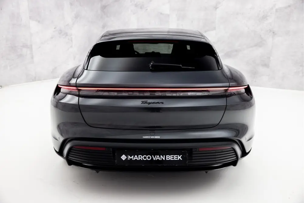 Porsche Taycan 93 kWh uit 2022, foto 10