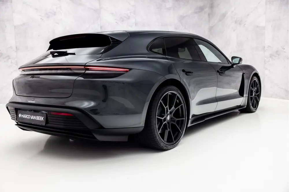 Porsche Taycan 93 kWh uit 2022, foto 2