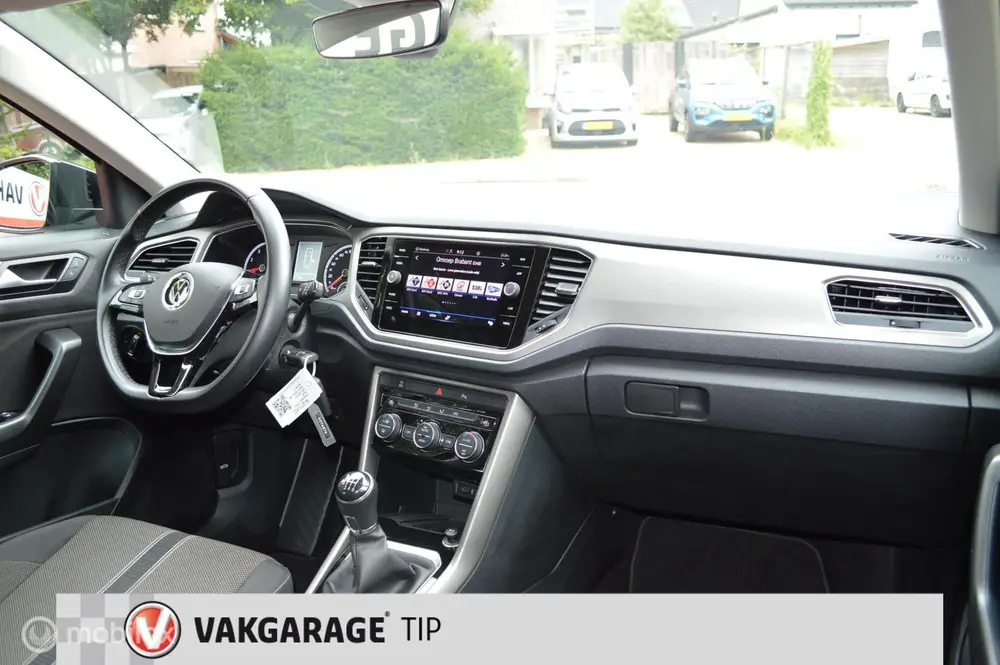 Volkswagen T-Roc 1.0 TSI Style Business uit 2021, foto 14