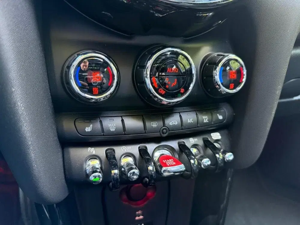 Mini Cooper 1.5 Cooper Dalston Edition uit 2021, foto 12