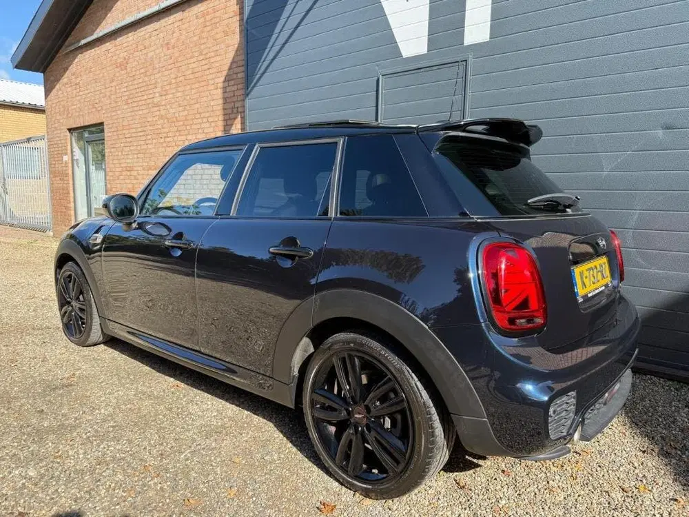 Mini Cooper 1.5 Cooper Dalston Edition uit 2021, foto 3