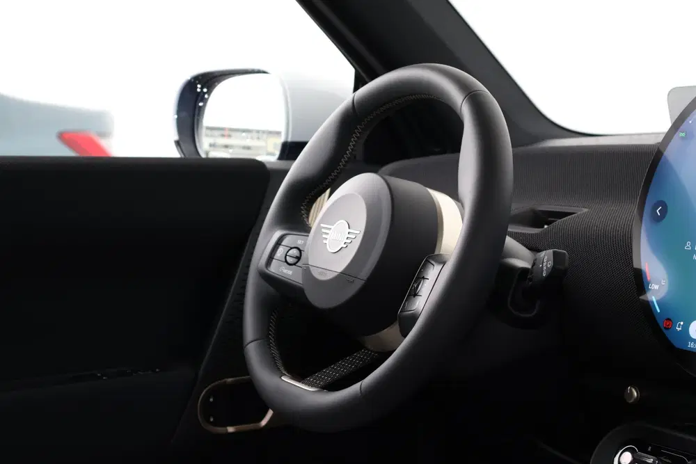 Mini Cooper Cooper E Favoured L 40.7 kWh uit 2026, foto 11